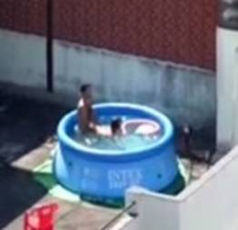 Flagra amador de casal transando gostoso na piscina