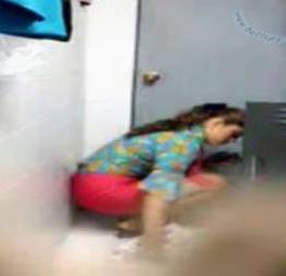 Câmera escondida no vestiário da empresa 