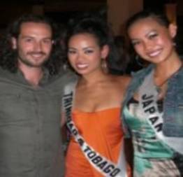 Miss Universo e Miss Japão fodendo na suruba