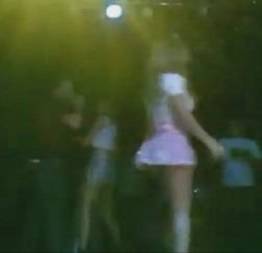 Patricinha loira causando no rio no baile funk