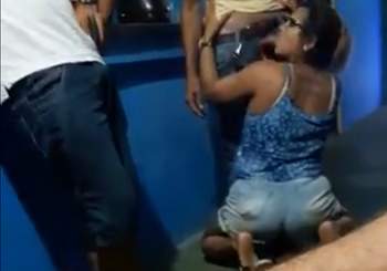 Bar da putaria, os bêbados se divertem