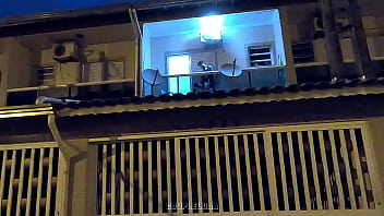 Novinha casada é flagrada fodendo com o amante na varanda de casa caiu na net | sexo da rua |sexo na rua