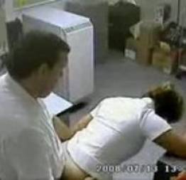 Gerente flagrado pegando as secretárias em Rio Preto