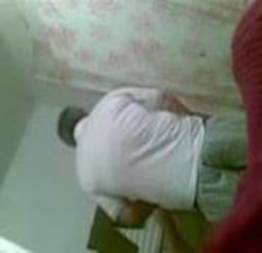 Flagra de sexo sendo molestada pelo tio