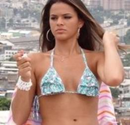 Exclusivo: bruna marquezine quase nua caiu na rede