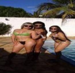 Loira novinha gostosa flagrada nua nas ruas do mato Grosso