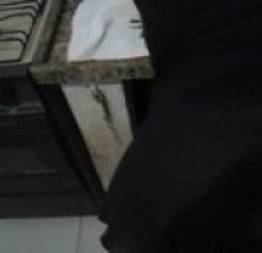Comendo a empregada na cozinha de casa