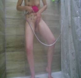 Filmou a gatinha no banho no motel