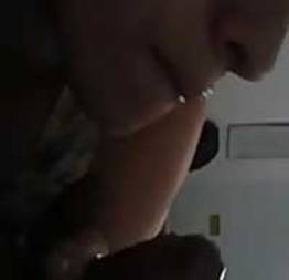 Thais tomando leite direto da fonte