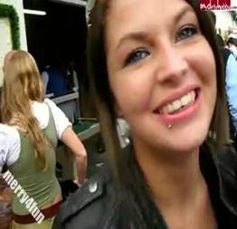 Boqueteira da oktoberfest bem safadinha, pena que no final ela se da mal