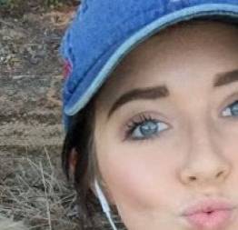 Gringa novinha caiu na net - putaria com as safadas