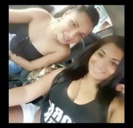 Melhores amigas cairam juntas na net trepando com sortudo
