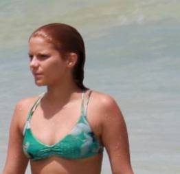Isabella santoni em praias do rio