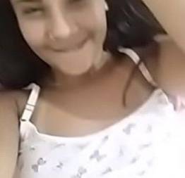 Novinha danada se masturbando - gostosa novinha