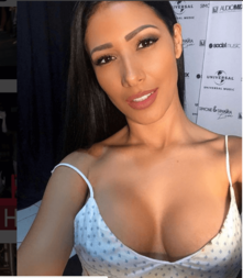 Fotos da cantora Simaria pelada