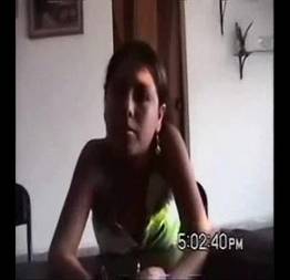 Puta novinha paraguaia nesse vídeo amador