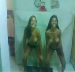 Primas da favela fazem isso caem na net e chocam família