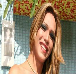 Transex do rabo grande Penelope Jolie