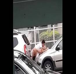 Após festa do ano novo comeu a loira na rua bebados