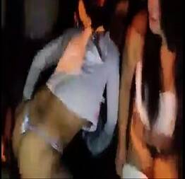 Safadas dançando funk quase peladas no meio da rua novinhas dançando funk na rua | sexo da rua |sexo na rua