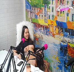 Flavia oliver faz sexo oral em natasha steffens durante as gravações do california podcast | amador sexo |amador