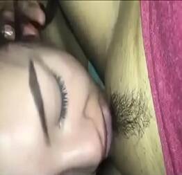 Novinha chupando buceta deliciosamende | amador sexo |amador